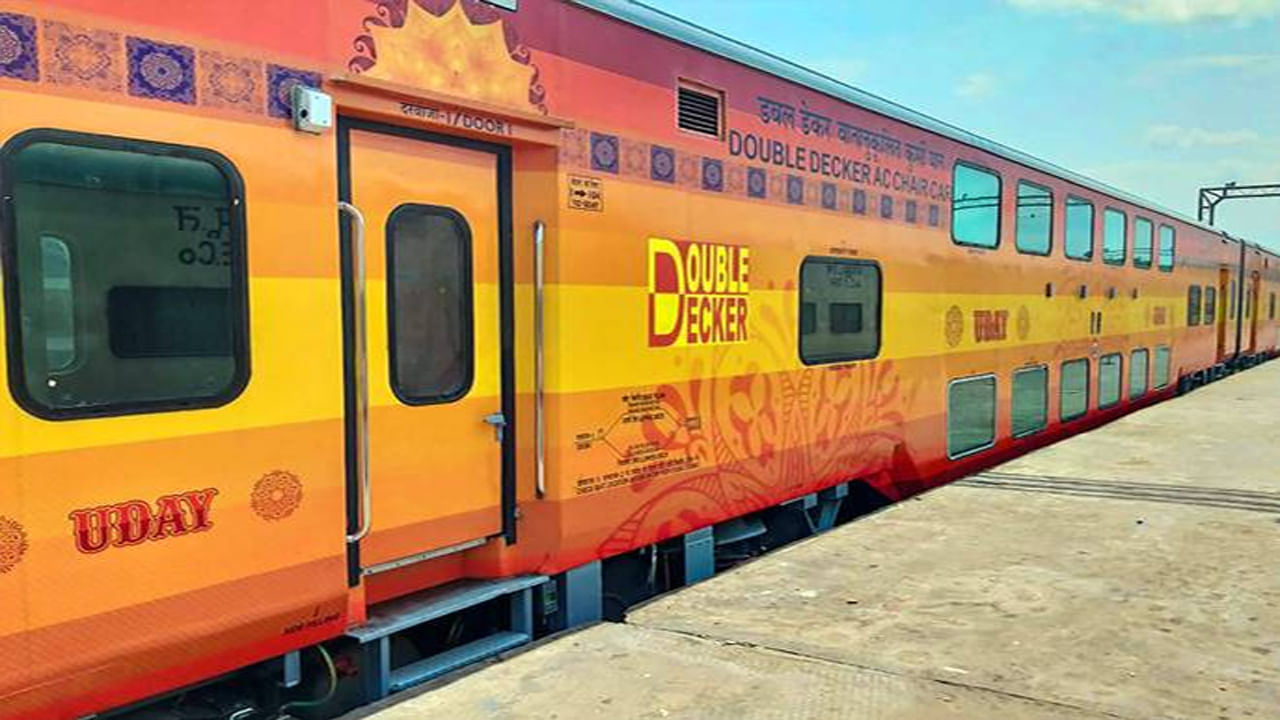 Double Decker Train: రైల్వే ప్రయాణికులకు గుడ్‌ న్యూస్‌.. డబుల్‌ డెకర్‌ రైలు పొడగింపు..