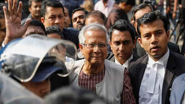 Dr Muhammad Yunus: బంగ్లాదేశ్ నోబెల్ గ్రహీతకు 6 నెలల జైలు శిక్ష విధించిన కోర్టు.. ఏందుకంటే
