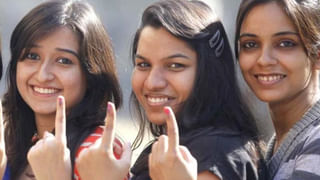 Telangana: వారి అనుబంధానికి తీపిగుర్తుగా భార్య సమాధిపై విగ్రహాలు.. బతికుండగానే భార్య విగ్రహం పక్క భర్త విగ్రహం..