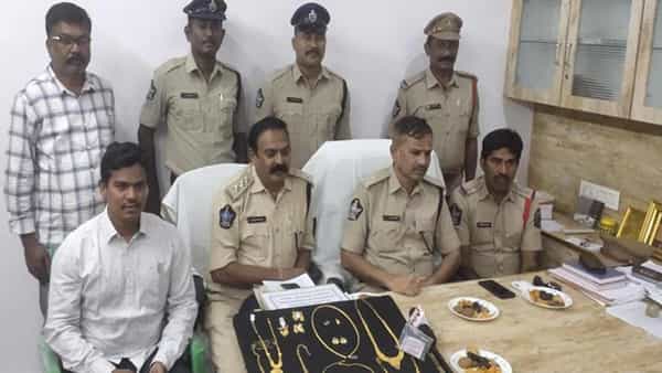 Andhra Pradesh: వీడు మామూలోడు కాదు.. పోలీసుల కళ్ళు కప్పి పారిపోయాడు.. 3 నెలల్లోనే మరో 10 నేరాలు