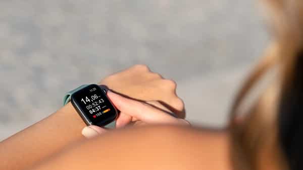 Smartwatch: వారెవ్వా.. స్మార్ట్ వాచ్తో టీవీ, లైట్లు కంట్రోల్ చేయొచ్చు! ఎలాగో తెలుసుకోండి..