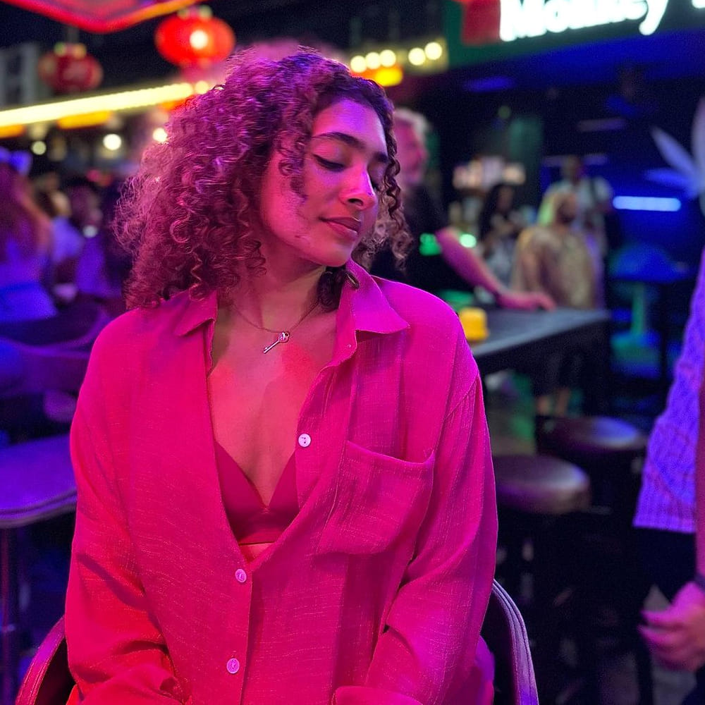 ఈ తెలుగమ్మాయి ఇప్పుడు సినిమాల్లో హీరోయిన్ గా చేస్తుంది. జ్ఞానేశ్వరి కాండ్రేగుల పుట్టింది విశాఖపట్టణం లో కొన్ని షార్ట్ ఫిలిమ్స్ లోనూ నటించింది ఈ భామ. 