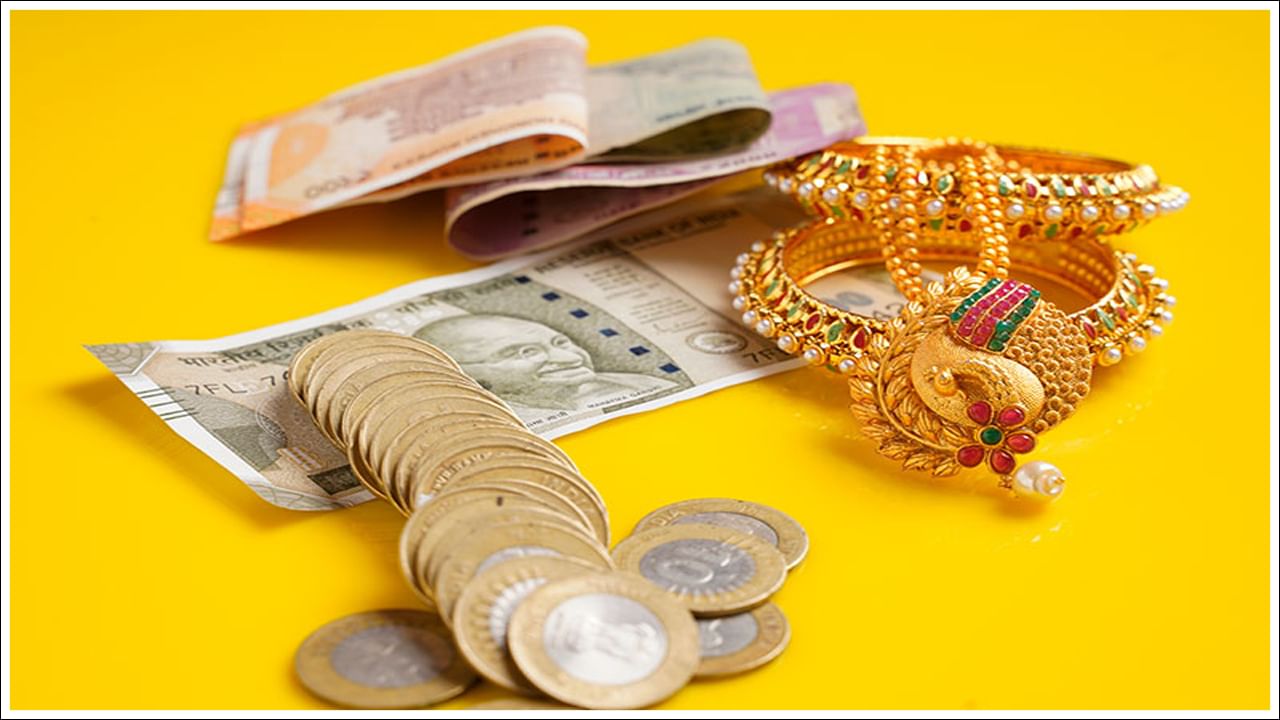 Gold Loans: అతి తక్కువ వడ్డీ.. ఈఎంఐ అవకాశం.. గోల్డ్ లోన్ కావాలంటే ఈ బ్యాంకులైతేనే బెటర్..