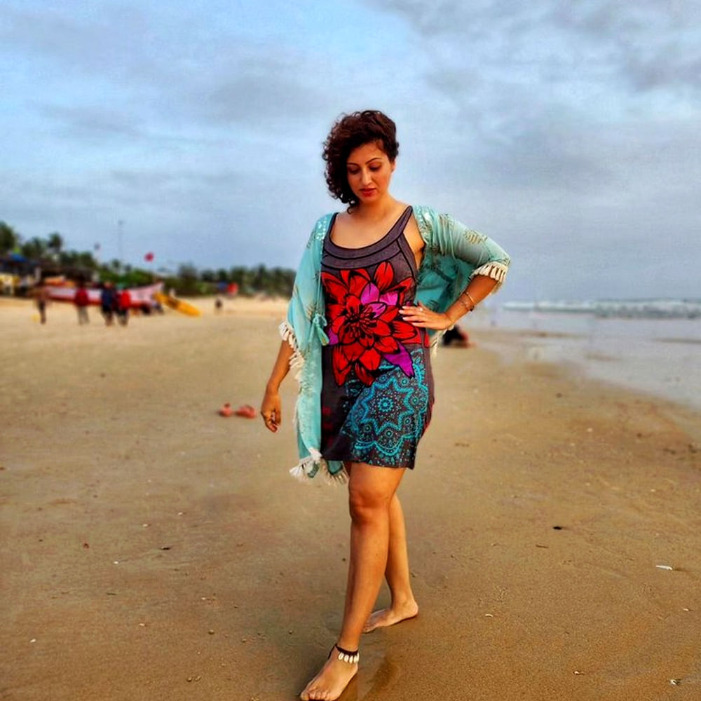 చాలా సినిమాల్లో చిన్న చిన్న పాత్రల్లో కనిపించి ఆకట్టుకుంది. అలాగే స్పెషల్ సాంగ్స్ లోనూ మెరిసింది హంస నందిని.