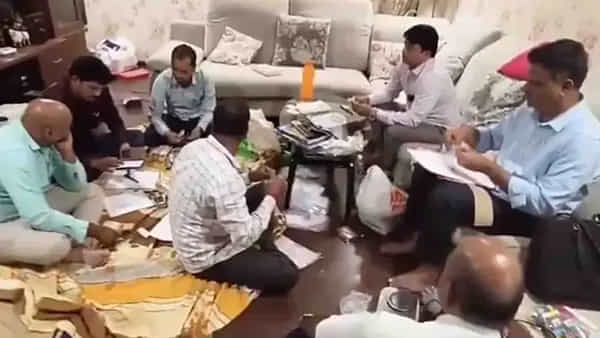 HMDA మాజీ డైరెక్టర్ శివబాలకృష్ణ అరెస్ట్.. రూ.100 కోట్లకుపైగా అక్రమాస్తులు.. ఇంకా తేలని లెక్కలు.!