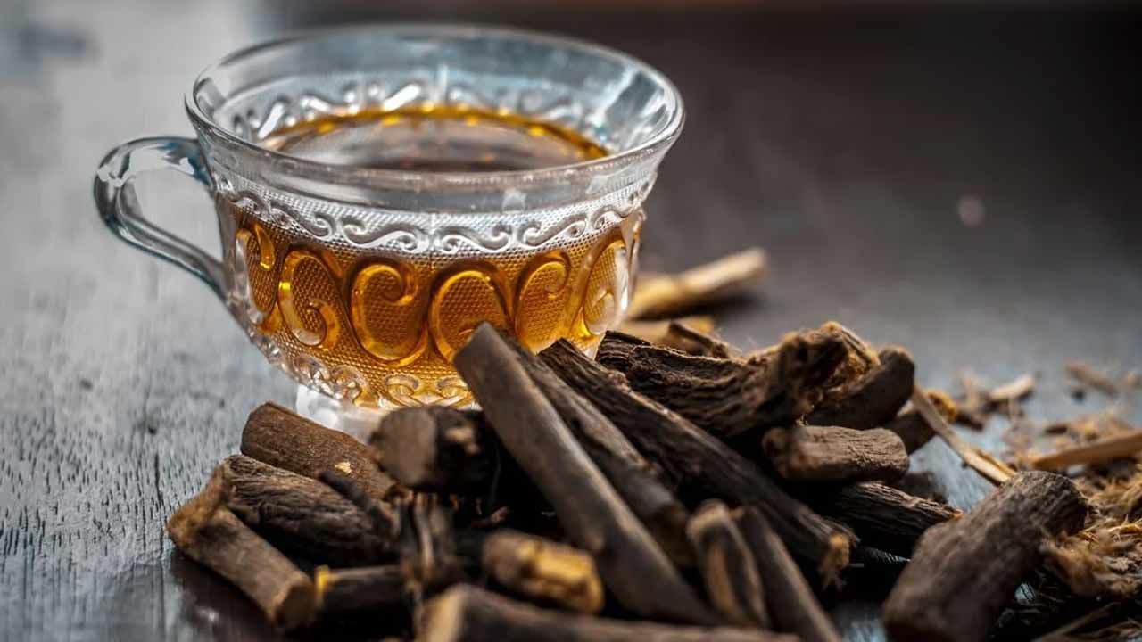 Home Remedies for Cough: గొంతులో కఫం పేరుకుపోయి ఇబ్బంది పెడుతోందా? వేడి నీళ్లలో ఇది మరిగించి తాగారంటే