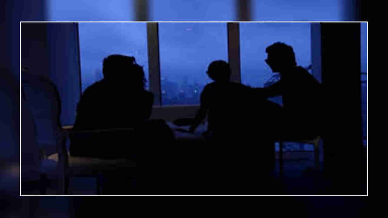 Viral: భర్తలను మార్చుకున్న ఇద్దరు యువతులు.. 4 ఏళ్లు నో ప్రాబ్లం.. సీన్ కట్ చేస్తే.!