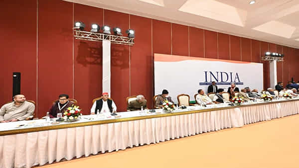 National: బెహెన్జీ కి నో ఎంట్రీ.. తేల్చి చెప్పేసిన సమాజ్వాదీ.. యూపీలో ఇక ముక్కోణపు పోటీయే