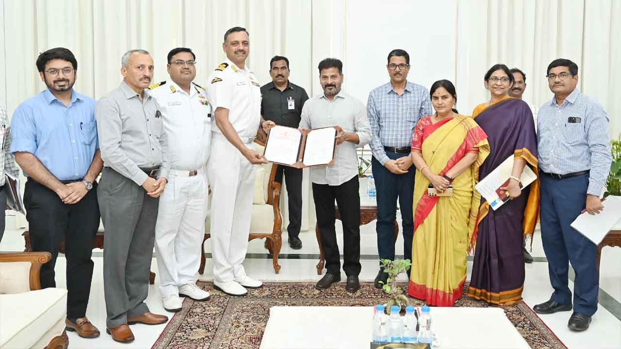 Navy Radar Station: నేవీ అధికారుల భేటీలో సీఎం రేవంత్ కీలక నిర్ణయం..  రాడార్ స్టేషన్‌కు భూముల బదిలీ