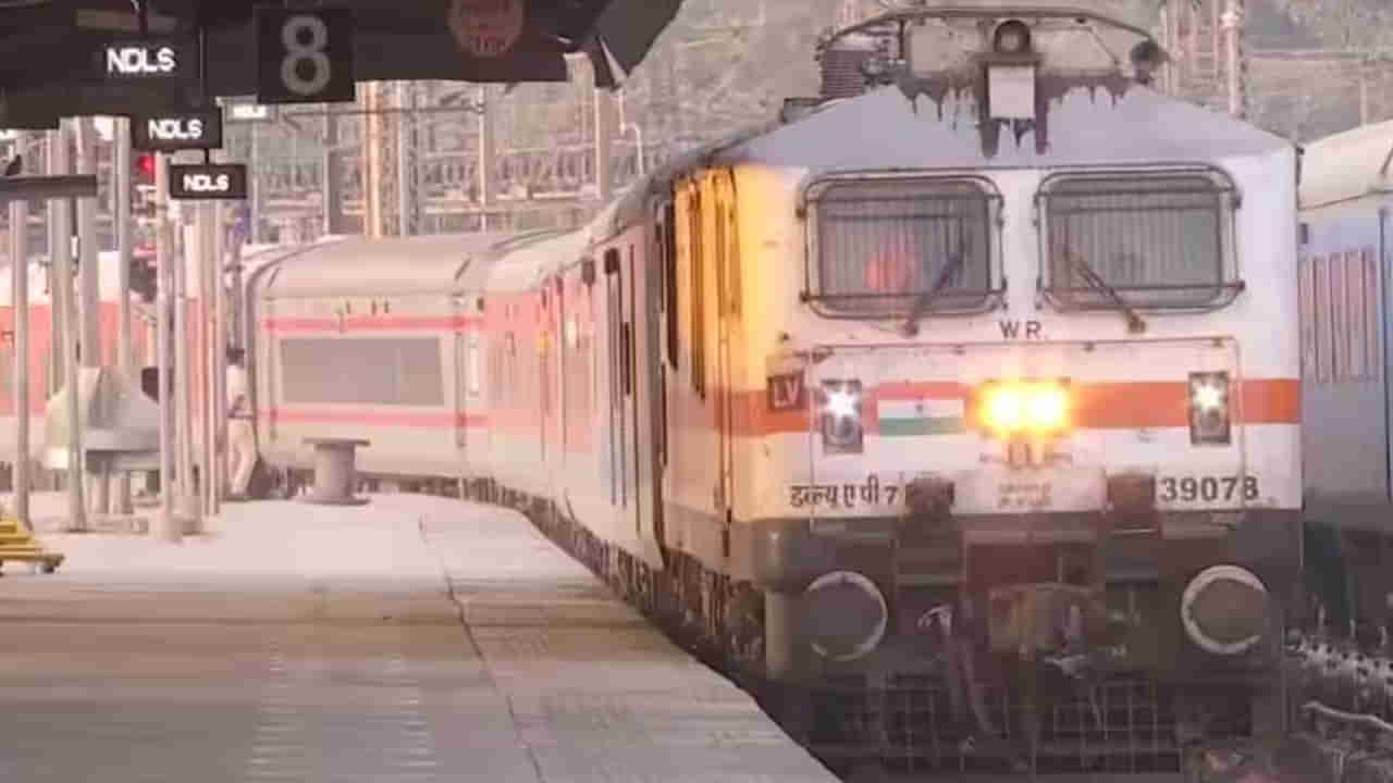 Hyderabad Trains: ప్రయాణీకులకు అలెర్ట్.. హైదరాబాద్ నుంచి బయలుదేరే ఆ రైలు రద్దు.. వాటి టైమింగ్స్‌లో మార్పులు