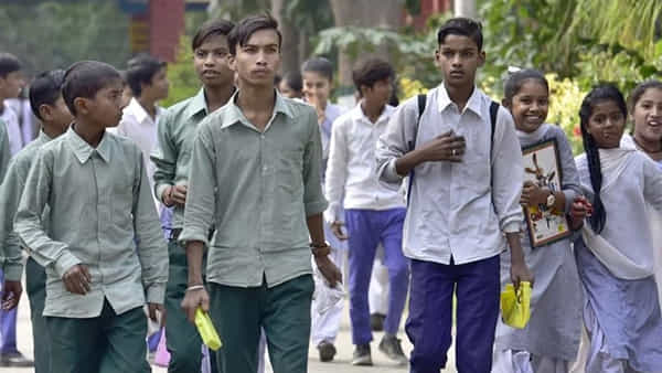 Telangana: ఇంటర్ కాలేజీల అకాడమిక్ క్యాలెండర్ ఇదే.. దసరా, సంక్రాంతి సెలవుల లిస్టు ఇదిగో.!