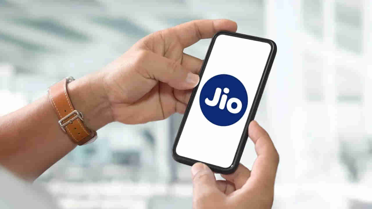 Jio: జియో యూజర్లకు గుడ్‌న్యూస్‌..స్పెషల్‌ డేటా ప్యాక్‌.. 12 ఓటీటీలు..10జీబీ డేటా