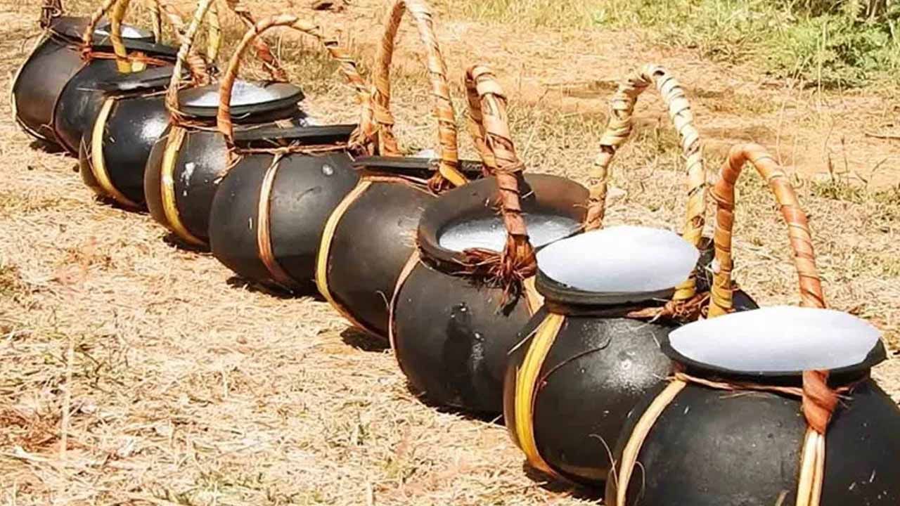 Telangana: సింగరేణి ఏరియాలో కలకలం.. అనుమానస్పద స్థితిలో ఇద్దరు యువకులు మృతి!