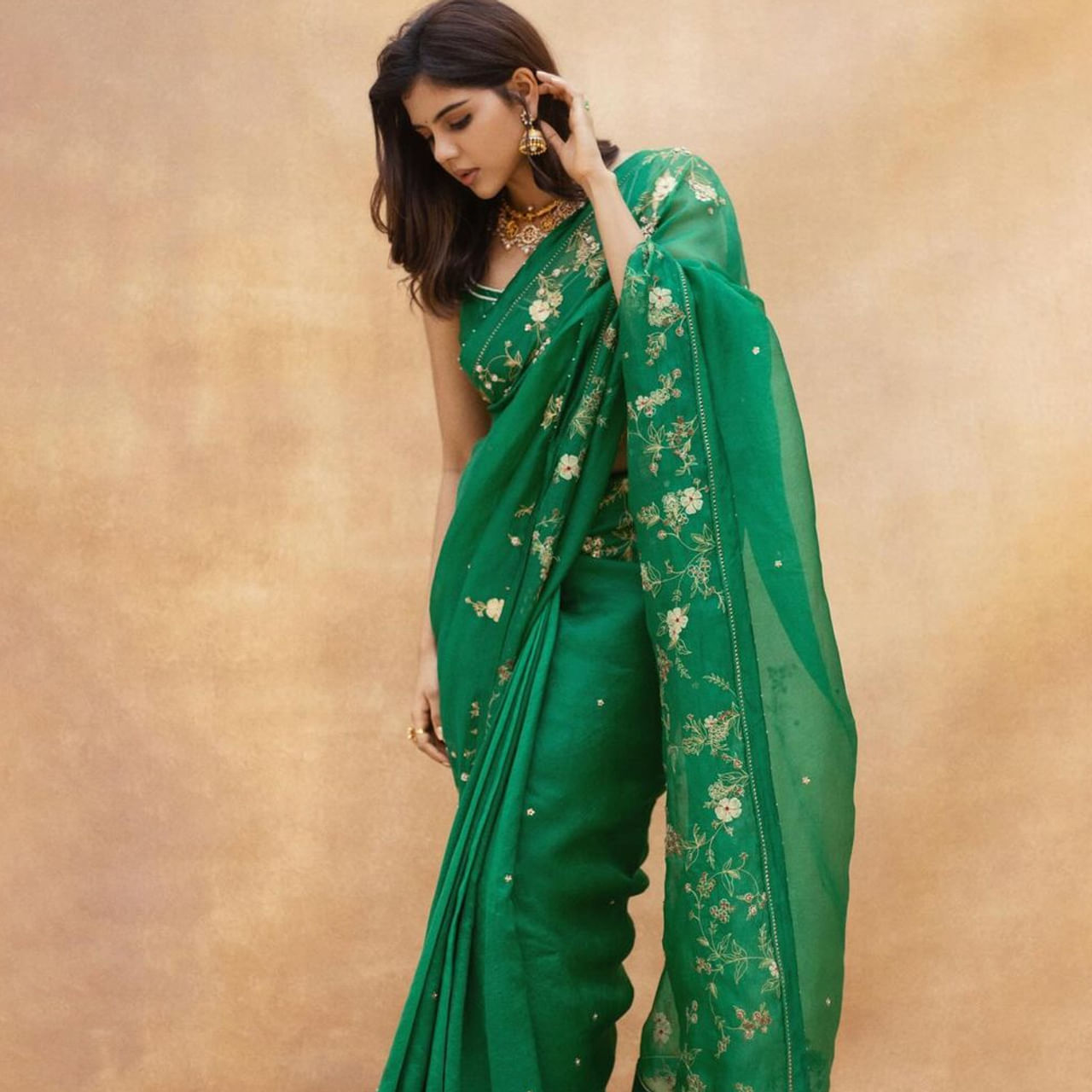 కళ్యాణి ప్రియదర్శన్ లేటెస్ట్ ఫోటోషూట్ ఫోటోలు సోషల్ మీడియాలో వైరల్ అవుతున్నాయి.