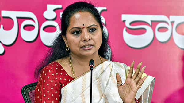 MLC Kavitha: ఢిల్లీ లిక్కర్ కేసులో ఎమ్మెల్సీ కవితకు మరోసారి నోటీసులు.. 26న హాజరవ్వాలంటూ..
