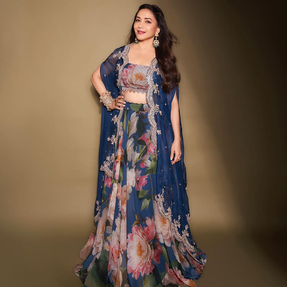 ప్రస్తుతం బుల్లితెరపై పలు రియాల్టీ షోలలో సందడి చేస్తుంటుంది. అలాగే నిత్యం సోషల్ మీడియాలో చురుకుగా ఉంటూ లేటేస్ట్ ఫోటోషూట్స్ షేర్ చేస్తుంటుంది. 