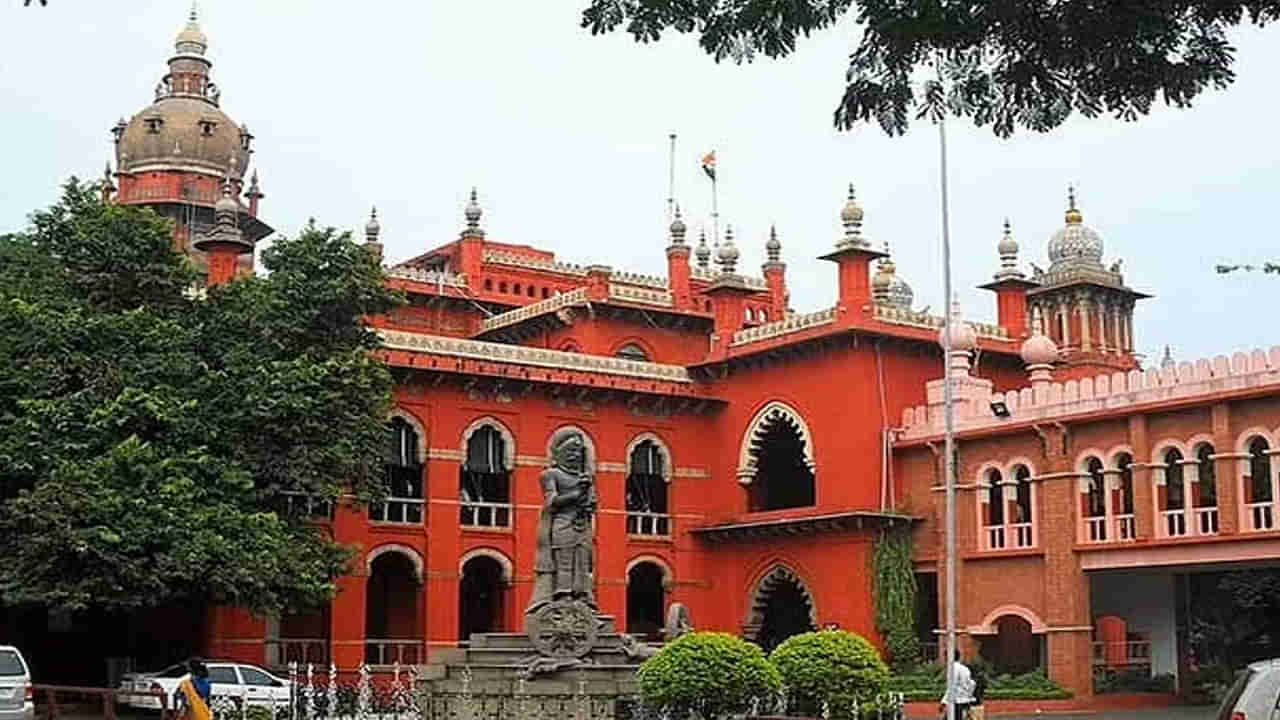 High Court: భర్త జీతం ఎంతో భార్యకు చెప్పాల్సిందే.. హైకోర్టు సంచలన తీర్పు..