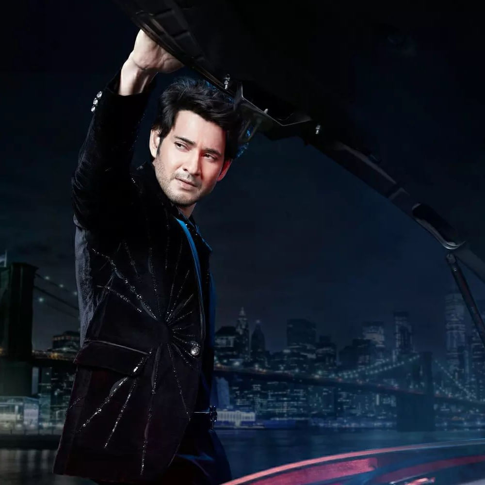 మహేష్ బాబు తెలుగు సినిమాలు చేయరా..? ఇకపై రీజినల్ సినిమాలకు దూరంగా ఉండాలని ఫిక్సైపోయారా..? అందుకే గుంటూరు కారంలో అంతగా ఓపెన్ అయిపోయి డాన్సులు గట్రా భీభత్సంగా చేసారా..? అసలు మహేష్ ఫ్యూచర్ ప్లాన్ ఏంటి..?