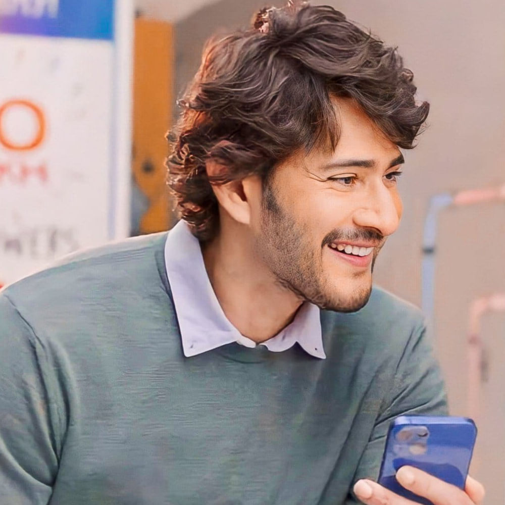 ఇదిలా ఉంటే SSMB 29 స్క్రిప్ట్లో రాజమౌళి కొన్ని మార్పులు చేర్పులు చేస్తున్నట్లు తెలుస్తుంది. మహేష్ సినిమా కోసం ప్రీ ప్రొడక్షన్ ఇప్పటికే మొదలైంది. ఇదొక అడ్వంచరస్ థ్రిల్లర్ అని.. ఇందులో హీరో ప్రపంచ యాత్రికుడిగా కనిపించబోతున్నట్లు తెలుస్తుంది.