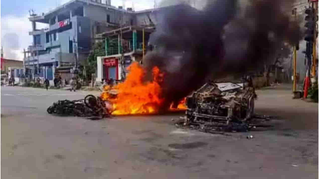 Manipur Violence: మణిపుర్‌లో మరోసారి మారణకాండ.. కాల్పులకు పాల్పడిన దుండగులు.. స్థానికుల ఆగ్రహం..