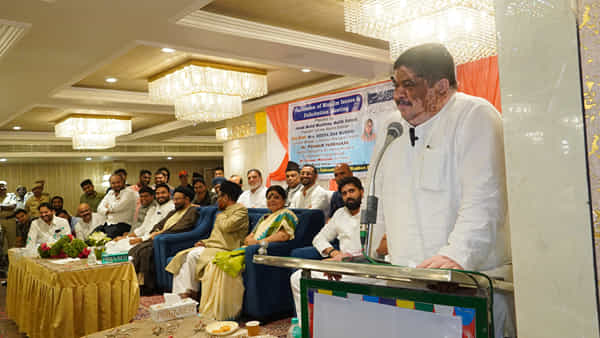 Congress Party: పాతబస్తీలో ఉన్న సమస్యలపై కాంగ్రెస్ పార్టీ కసరత్తు.. ఎంఐఎంకు పోటీగా హస్తం పార్టీ..
