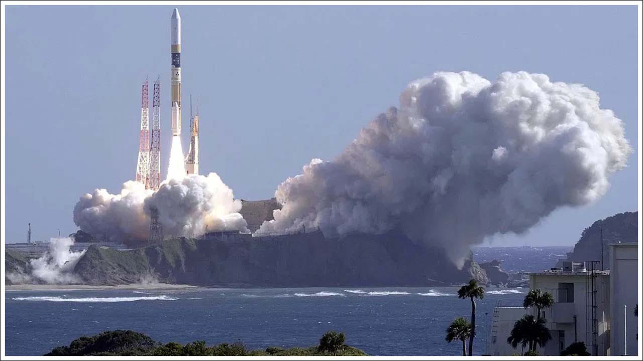 ప్రపంచంలో 205 దేశాలు ఉన్నాయి. వాటిలో 5 మాత్రమే చంద్రుడిని చేరుకోవాలనే వారి కలను నెరవేర్చుకోగలిగాయి. జపాన్ ఇటీవల ఈ జాబితాలో చేర్చబడిన దేశంగా మారింది. జపాన్ తమ అంతరిక్ష నౌకకు మూన్ స్నిపర్ అని పేరు పెట్టింది.