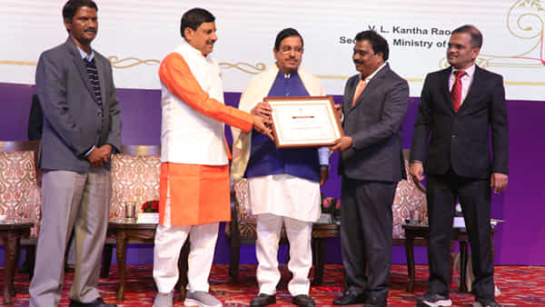 మైనింగ్లో ఏపీ సూపర్.. జాతీయ అవార్డును ప్రధానం చేసిన కేంద్ర మంత్రి..