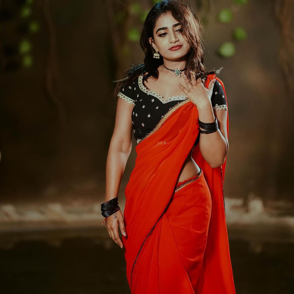 కానీ వెళ్లిన వారం రోజులకే ఎలిమినేట్ అయ్యింది. బిగ్‍బాస్ సీజన్ 7లో అత్యంత ఎమోషనల్ ఎలిమినేషన్ ఎపిసోడ్ అంటే ఈ బ్యూటీదే అని చెప్పాలి. 