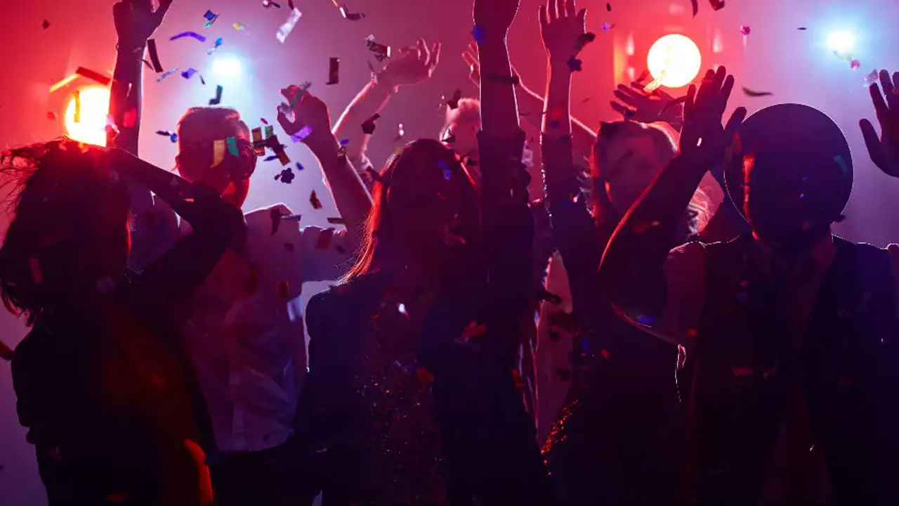 New Year: న్యూ ఇయర్ వేళ భారీగా కండోమ్ ఆర్డర్లు.. గంటకు ఏకంగా..