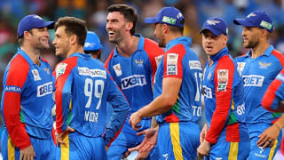 MS Dhoni Garage Video: ధోని మాములోడు కాదు భయ్యా.. కార్లు, బైక్‌ల కోసం ఏకంగా భారీ గ్లాస్ గ్యారేజ్ కట్టించాడుగా..