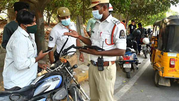 Telangana Traffic Challan : వాహనదారులకు బిగ్ అలర్ట్..! మరికొన్ని గంటలే.. త్వరపడండి