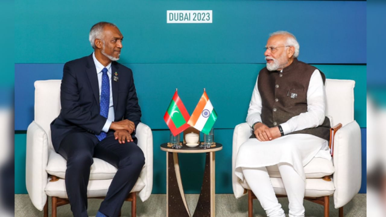 Maldives: భారతీయుల దెబ్బకు దిగొచ్చిన మాల్దీవులు ప్రభుత్వం.. ముగ్గురు మంత్రులపై సస్పెన్షన్ వేటు..