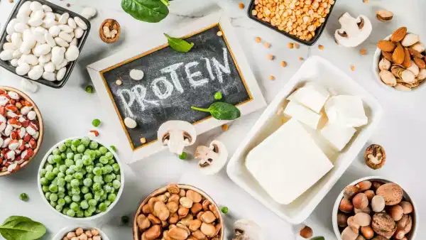 Protein Deficiency: మీలో ఈ లక్షణాలు కనిపిస్తున్నాయా.. ప్రోటీన్ లోపం ఉన్నట్లే!