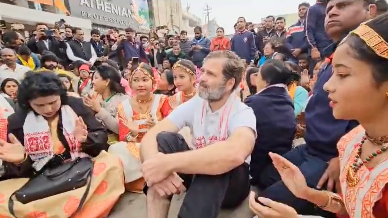 Rahul Gandhi: రాహుల్ ఆలయ దర్శనాన్ని అడ్డుకున్న అధికారులు.. కాంగ్రెస్ దేశ వ్యాప్త నిరసనలు