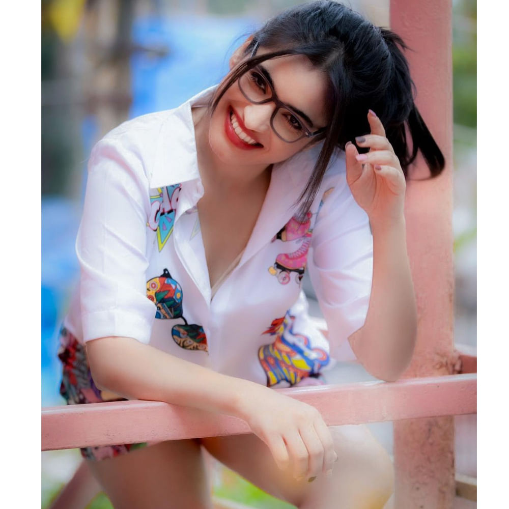 ఈ ఫోటోస్ షేర్ చేస్తూ.. ఎదుటి వారి ప్రవర్తన  మీ ఆత్మశాంతిని నాశనం చేయనివ్వకండి అంటూ ఇంట్రెస్టింగ్ క్యాప్షన్ కూడా ఇచ్చింది రతిక. 