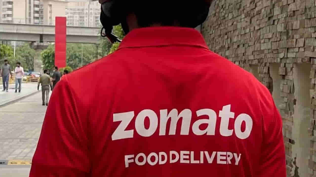 హైదరాబాద్లో పీక్స్కి పెట్రోల్ కష్టాలు.. డెలివరీ బాయ్ ఏం చేశాడో చూడండి