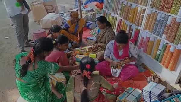 Telangana: అమ్మో సంక్రాంతి కీడు.. ఆ తల్లులను పరుగులు పెట్టిస్తున్న గాజుల గండం..