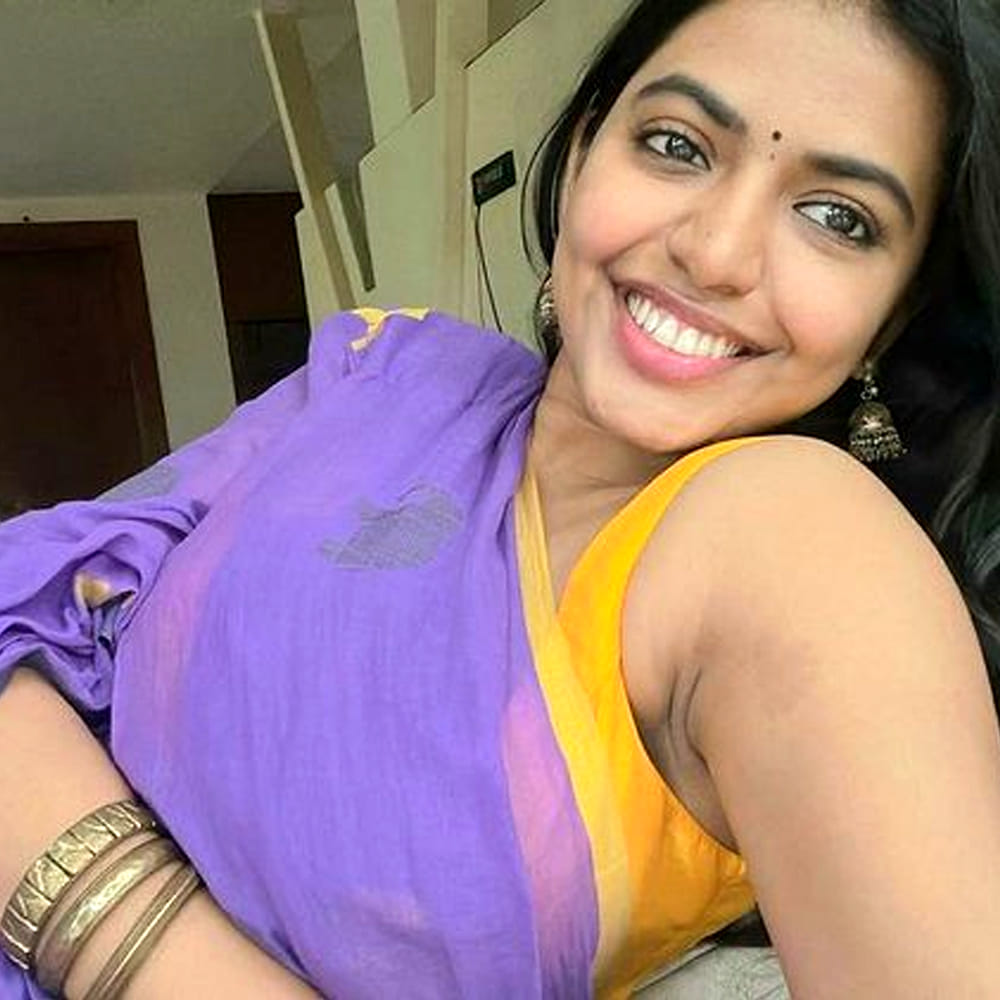 రీసెంట్ గా కోట బొమ్మాళి పీ.ఎస్ సినిమాలో నటించి మెప్పించింది ఈ సినిమా మంచి టాక్ ను సొంతం చేసుకుంది. ఇండ్ల ఉంటే శివాని ఫోటోలు ఇప్పుడు వైరల్ అవుతున్నాయి.