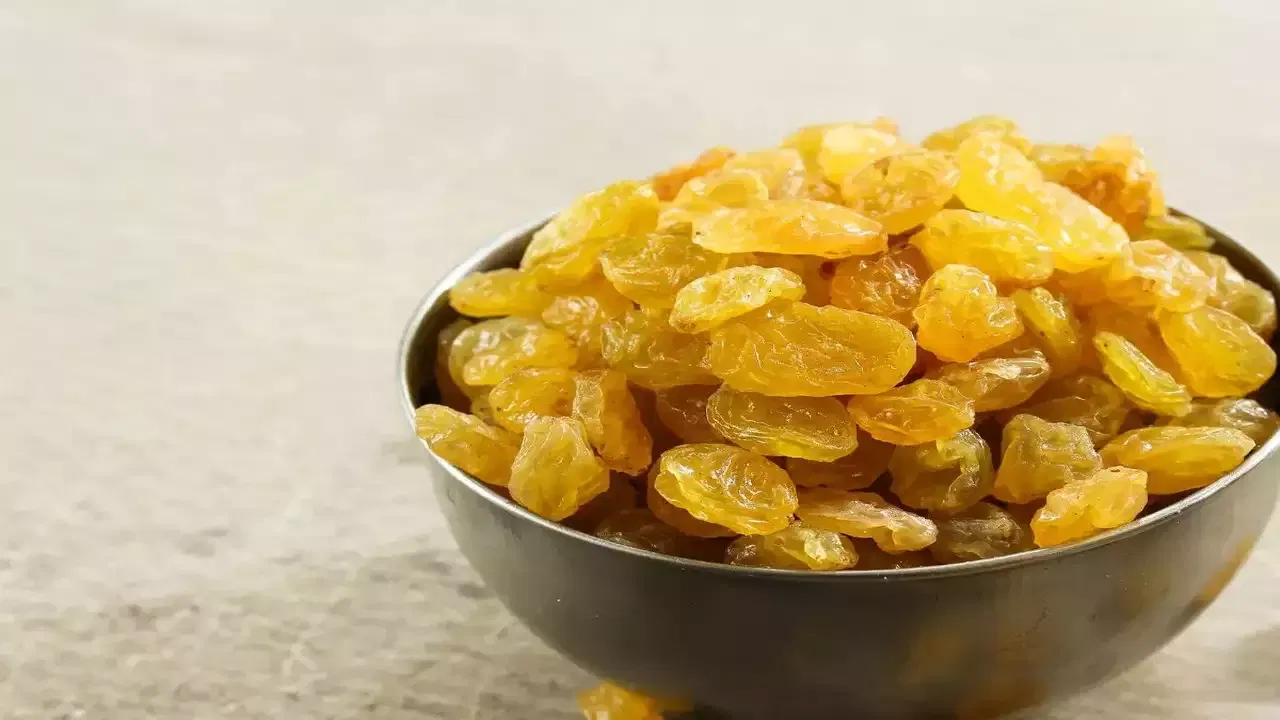 Soaked Raisin Benefits నానబెట్టిన ఎండుద్రాక్ష తింటే ఆ సమస్యలన్నింటికీ