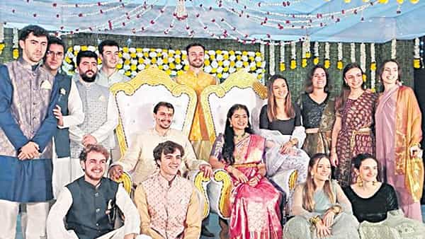 Andhra Pradesh: మూడుముళ్ల బంధంతో ఒక్కటైన.. స్పెయిన్ అబ్బాయి.. కోనసీమ అమ్మాయి