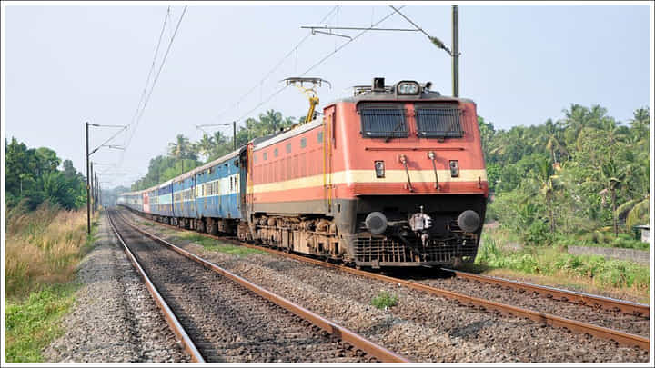 Special Trains: అయోధ్యకు ఏపీ, తెలంగాణ నుంచి ప్రత్యేక రైళ్లు Special Trains: అయోధ్యకు ఏపీ, తెలంగాణ నుంచి ప్రత్యేక రైళ్లు