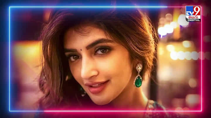 మహేష్ను ఏంటి.. మగజాతి మొత్తాన్ని మడతెట్టేసిందిగా... మహేష్ను ఏంటి.. మగజాతి మొత్తాన్ని మడతెట్టేసిందిగా...