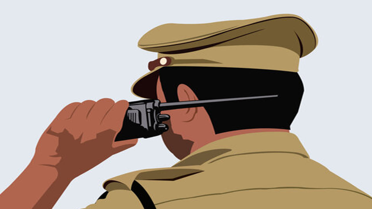 Andhra Pradesh: బ్యూటిషియన్ కు కానిస్టేబుల్ వేధింపులు.. కట్ చేస్తే..!