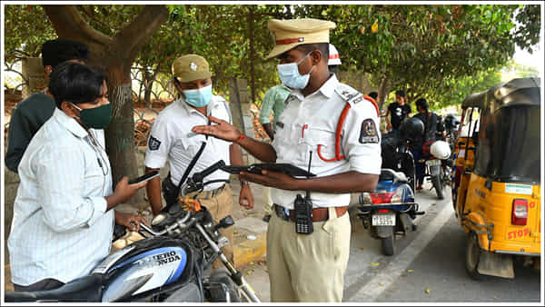 Telangana: వాహనదారులకు గుడ్ న్యూస్.. పెండింగ్ చలాన్ల రాయితీ గడుపు పెంపు..