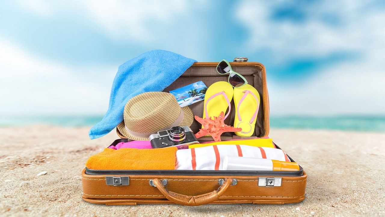 Travel Tips: పండుగల సీజన్లో టూర్‌కి వెళ్తున్నారా? ఈ టిప్స్ పాటిస్తే ఇబ్బందులు తప్పుతాయి..