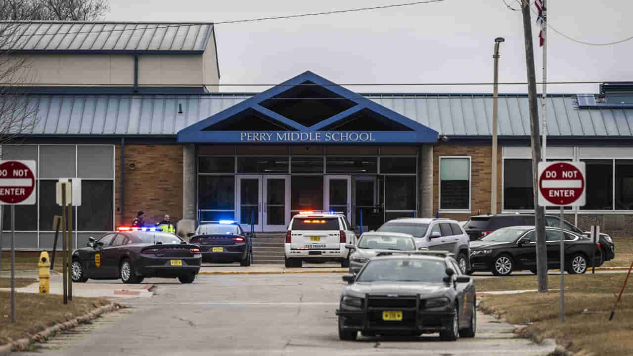 Iowa school attack: అమెరికాలో స్కూల్ తెరచిన ఫస్ట్ డేనే కాల్పులు, విద్యార్థి మృతి, ఐదుగురికి గాయాలు..