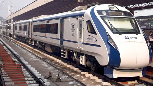 Vande Bharat Express: అయోధ్య - ఢిల్లీ మధ్య వందేభారత్ ఎక్స్ప్రెస్.. సమయం, ఛార్జీల వివరాలు