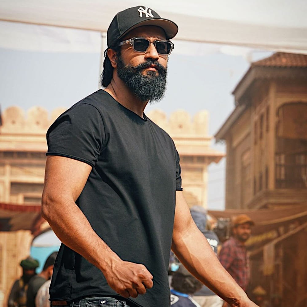 యురి సినిమాతో ఓవర్‌ నైట్‌ స్టార్‌గా మారిన ఈ యంగ్ హీరో ఇప్పుడు బాలీవుడ్ సర్కిల్స్‌లో మరోసారి హాట్ టాపిక్‌ అయ్యారు. యురి, సర్దార్‌ ఉద్దమ్ సినిమాలతో బెస్ట్ పర్ఫామర్‌గా క్రిటిక్స్‌ ప్రశంసలు అందుకున్నారు బాలీవుడ్ యంగ్ హీరో విక్కీ కౌషల్‌.