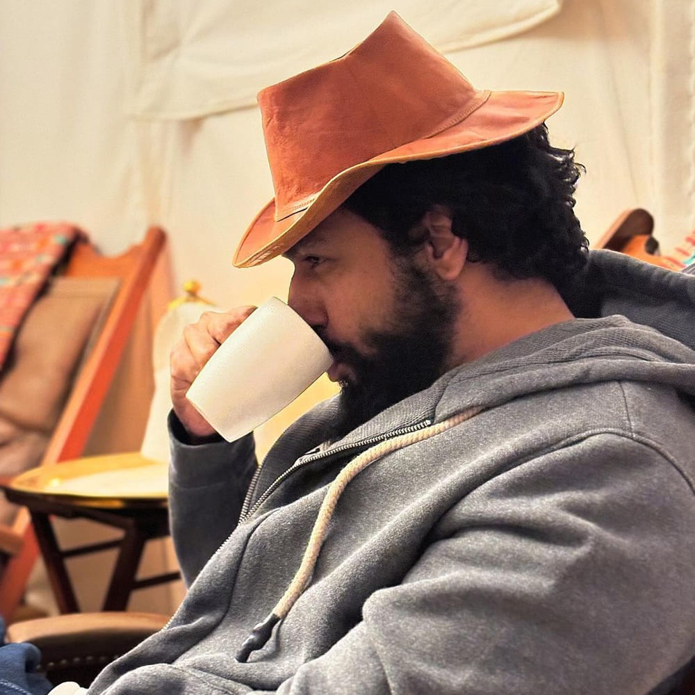 అన్‌ సంగ్‌ హీరోస్‌ రోల్స్‌కు తాను బెస్ట్ అప్షన్‌ అని ప్రూవ్‌ చేసుకోవటంతో మీడియా కూడా ఈ యంగ్‌ హీరో మీద కాస్త ఎక్కువగానే ఫోకస్ చేస్తోంది.