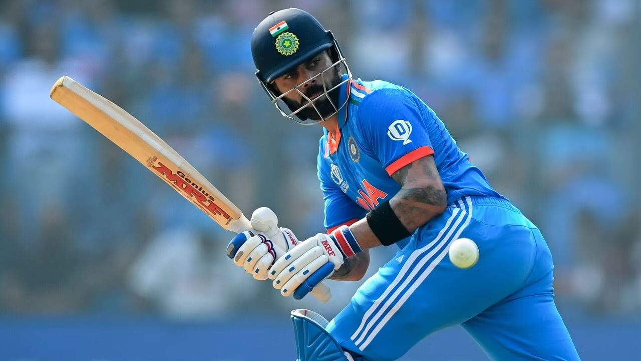 10- బంగ్లాదేశ్‌తో జరిగిన టెస్టులో భారత్ తరపున అత్యధిక పరుగులు చేసిన ఆటగాడిగా కింగ్ కోహ్లీకి 383 పరుగులు అవసరం. ప్రస్తుతం ఈ జాబితాలో సచిన్ టెండూల్కర్ (820 పరుగులు) అగ్రస్థానంలో ఉన్నాడు. మరి ఈ ఏడాది కింగ్ కోహ్లీ ఈ రికార్డులను బద్దలు కొడతాడో లేదో వేచి చూడాలి.